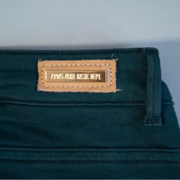 ZARA Green Denim Jeans with Gold Accents - Picture 4 of 5